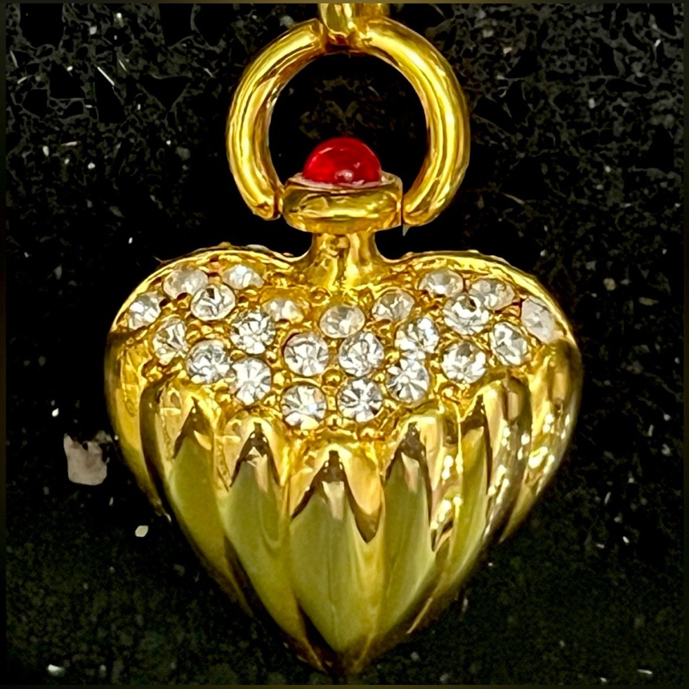Joan Rivers Crystal fluted heart ruby cabochon vintage pendant chain necklace